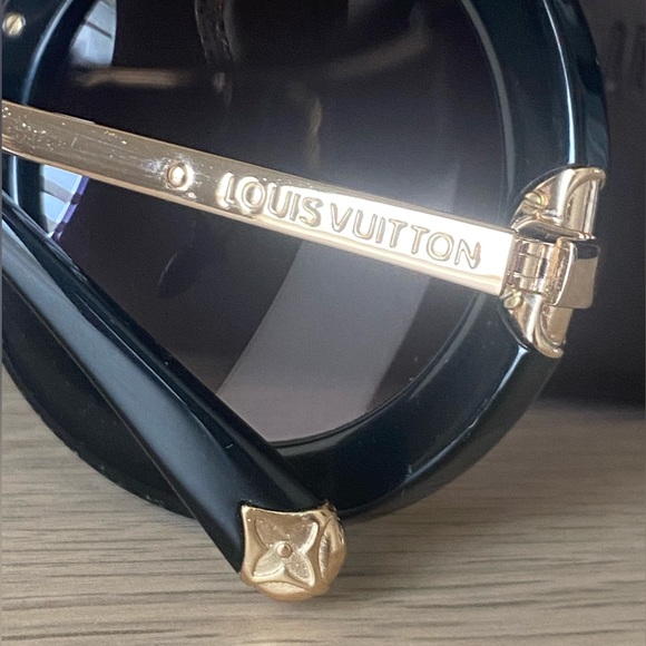 VINTAGE Louis Vuitton Round Black Sunglasses - Picture 6 of 10